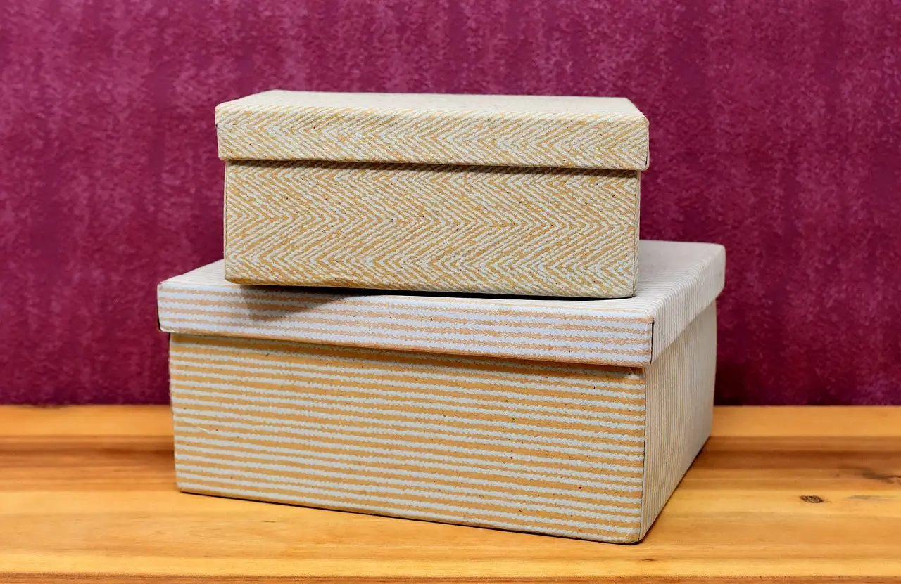 Regnvejrsdage reddet: Kreative DIY-legetøjsprojekter af ting I allerede har derhjemme